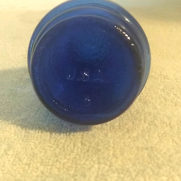 Cobalt Blue Beehive Shaped Bud Vase - Picture 4 of 4